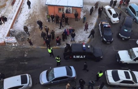 Төрийн тусгай хамгаалалтын орлогч дарга албаны машинаар цагдаа нарыг дайрах гэж хөөжээ