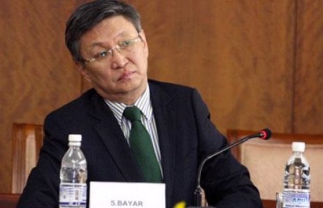 С.Баяр хилийн чанадаас Монголыг “самрах” уу