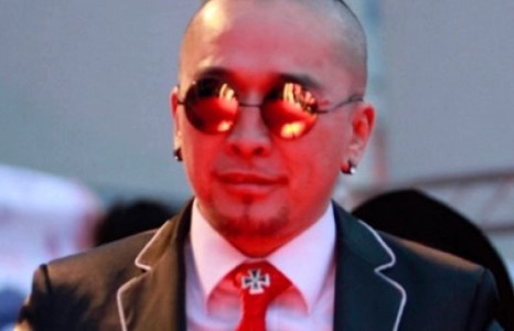 Дуучин Амарааг араас нь цохиж буйг баталсан бичлэг