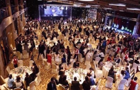 Амрааг зодуулдаг өдөр хотын дарга 80 саяар “шоуджээ”