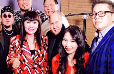 Дуучин Э.Болор-Уянга дахин сайхан аялгуугаар уулзаж байна 