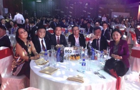 “Аз жаргалтай Улаанбаатар” цэнгүүн нэгэн үеийн төлөөл болсон хүүгээ хэвтэрт ортол нь зодуулсан ХАР ТАМГАТАЙ үлдлээ 