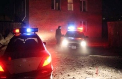 ТӨРИЙН ТУСГАЙ ХАМГААЛАЛТТАЙ ГАЗРЫН ОРЛОГЧ ДАРГА П.БАТАА, АХЛАХ АЖИЛТАН Т.БАТБИЛЭГ НАР ЦАГДАА НАРЫГ ЗОДОЖ, АЛБАНЫ МАШИНААР ДАЙРАХ ГЭЖ ОРОЛДЖЭЭ