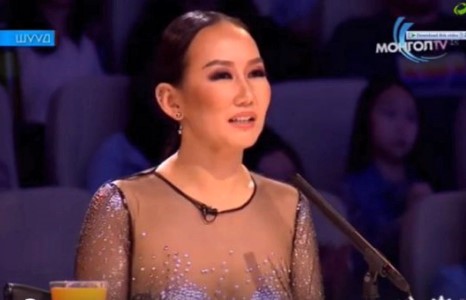 Дэгийгийн хувцас нимгэрсээр, нүцгэн ирэх вий дээ