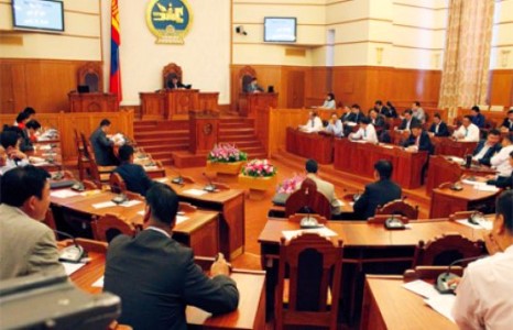 Хүчирхийлэл үйлдсэн этгээдэд хатуу шийтгэл үзүүлэх хуультай боллоо