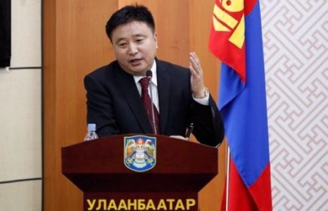 Хотын дарга С.Батболд ”үрэлгэн” загнаж байна уу
