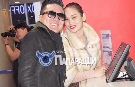 Хүн зодож, гүтгэсэн хүнийхээ зохиож өгсөн дуугаар түрий барин тоглолтоо хийх гэж буй Б.Амархүү 