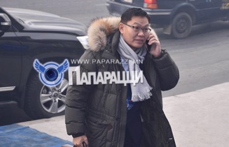 АН-н генсек албандаа гүйгээд завгүй 