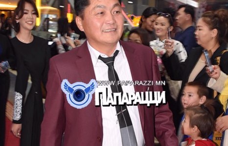 Уухааны Батбаатар гавьяат жүжигчин болжээ 