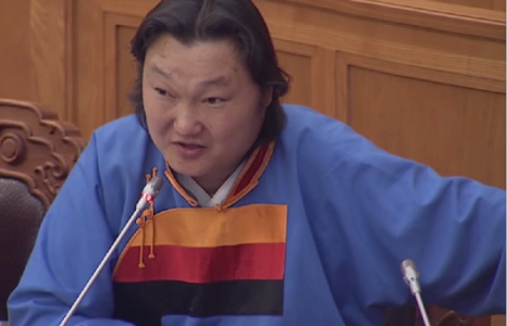 С.Жавхлан: Гуйлга гуйдаг УИХ-ын даргатай, Мэнэрээ Ерөнхий сайдтай, Найрчин Хотын даргатай Монгол нутагт би амьдарч байна