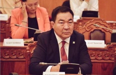 Батлан хамгаалахын сайд салбараа матав