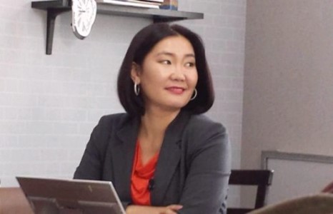 “Өдий хүртэл явсан энэ карьераа улстөрч болгож тээр доош нь унагах хэрэггүй”