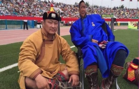 Мөнгөөр начин болсоноос Мөнгөнбаатар шиг арслан бай