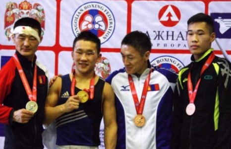 Боксын УАШТ: Э.Цэндбаатар Д.Отгондалайг ялж түрүүллээ