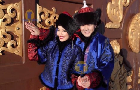 Шүүдэрцэцэгийн нас ахимаг амраг 