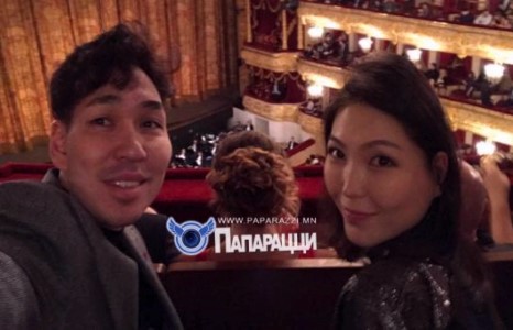 “Авьяаслаг Монголчууд”-н хөтлөгч Анхаа амраг хайрттайгаа зугаалж явна 