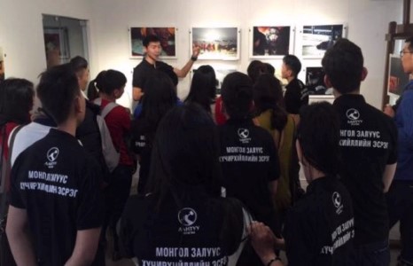 Зэрэгцээ ертөнц: Хогийн цэг тэдэнд ”Оюутолгой” мэт