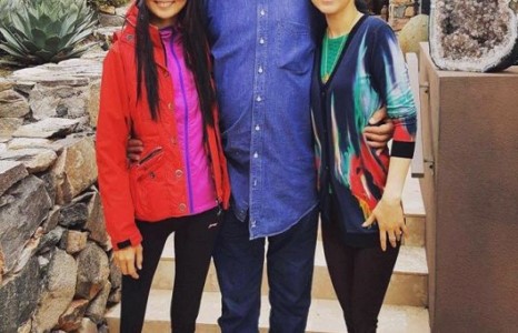 Стивен Сигалийг догдлуулсан мисс А.Баярцэцэгийн “сүйн бөгж”