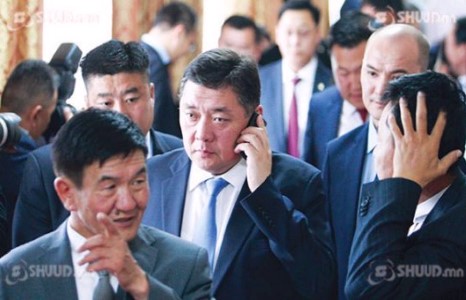 Эрх баригчдын ухралт