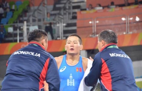 Г.Мандахнаран дасгалжуулагч Ц.Цогтбаярын хамт золтой л хөөгдчихсөнгүй