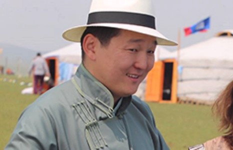 Тэрбумтан гишүүний эхнэрийн бондгор гэдэс