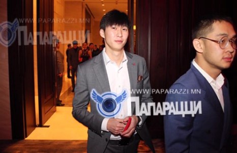 Уяхан, туяхан жүжигчин залуу 