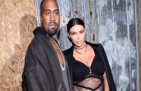 Кардашиан жирэмсэн болжээ