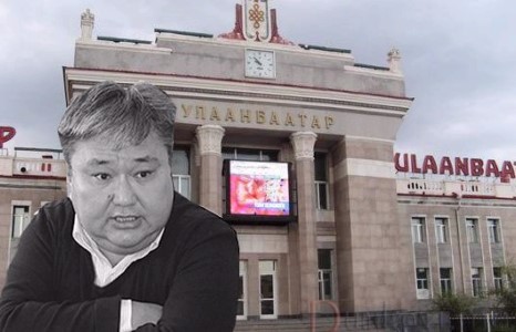 Д.Жигжиднямаа чихээ бөглөөд сууж л байг уу