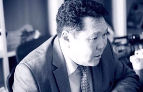 Ли овогтоос хахууль авч байгаад үйлдэл дээрээ баригдсан Н.Батсүхийг батлан даалтад гаргасны учир юу вэ?