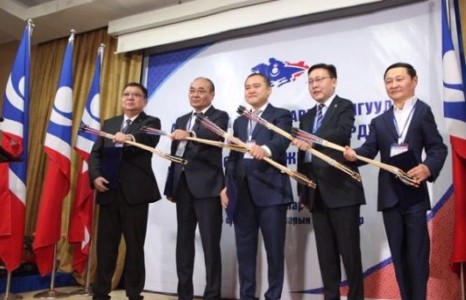 Намын даргын төлөөх өрсөлдөөн “бөлдөг”-т хүргэв