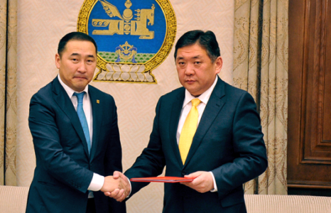 Ж.Мөнхбат хэний захиалгаар иргэдийн халаасыг тэмтрэх хуулийн төсөл санаачлав