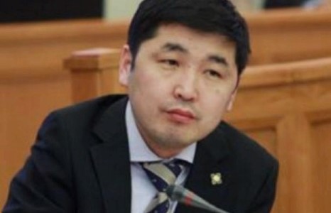 О.Баасанхүү: Н.Учрал миний дүү ядаж битгий ийм юм ярь