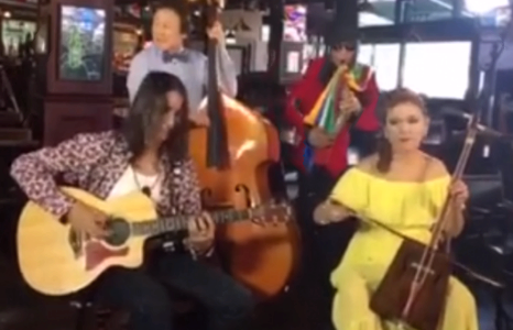 Дуучин Сэрчмаа морин хуурыг жинхэнэ ”уйлуулж” байна