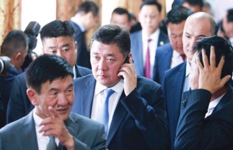 Эрх баригчдын өнгөрсөн шөнийн хуйвалдаан