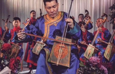 “Монгол тулгатны зуун эрхэм”-д хэн оролцсон бэ?