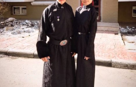 Сар шинийн баяраар олны танил хүмүүс хэрхэн гоёсон бэ? 