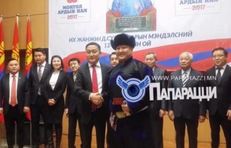 Дуучин Т.Дэлгэрмөрөн МАН-д элслээ