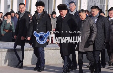 МАН-ынхан “шүдтэй” байгаа дэрээ инээгээд ав 