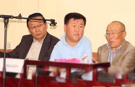 Хугацаанааса өмнө суллагдсан Ц.Батбаяр хаана хор найруулж явна