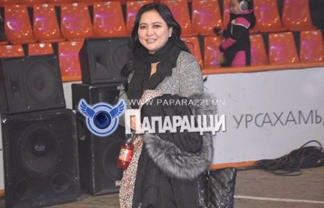 Залуу хүн алдаа л биз 