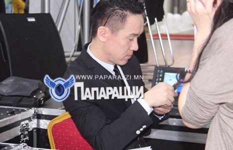 Сошиал ертөнцөөс сална гэж үгүй 