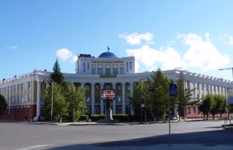 	МУИС-ын багш нар ажил хаяна