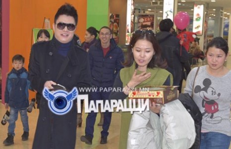 Фэнүүд зураг дараастай  