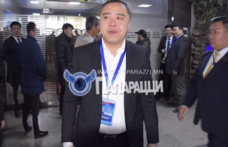 Улс төрч хүн гэр бүлийн тогтвортой амьдралтай байх хэрэгтэй 