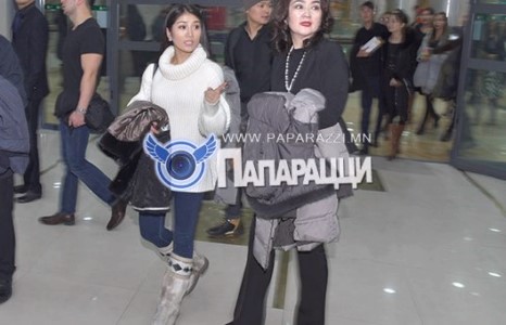 Киноны нээлтээс хоцорно гэж байхгүй шүү