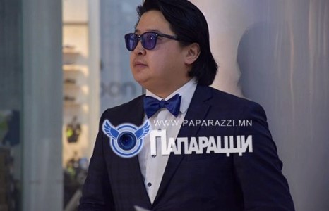 Нэг бол Анууш, эсвэл...? 