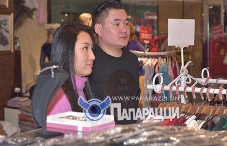 Дуучин Э.Ууганбаяр, Э.Түвшинсайхан нар тоглолтынхоо тайзнаа хуримаа хийнэ