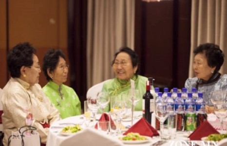 Ээжүүдийг 10 насаар залуужуулдаг “ИХ ХАТАД” хүндэтгэлийн цэнгүүн болно