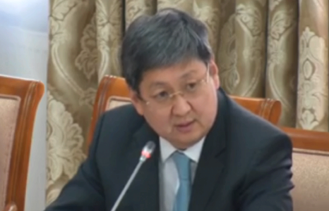 Ч.Хүрэлбаатар: Сангийн яам, Хөгжлийн банкыг би ойлгохгүй бна... Улаан цайм худлаа ярьлаа... Би мануухай юу? ОУВС-г засгийн газар хулхидах гээд байгаа юм уу?