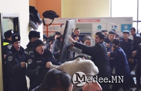 ТОЙМ: Монголд эмэгтэйчүүдийн эрх хаачив